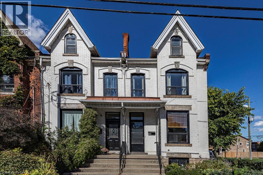166 Market St, Hamilton, ON L8R 1N9