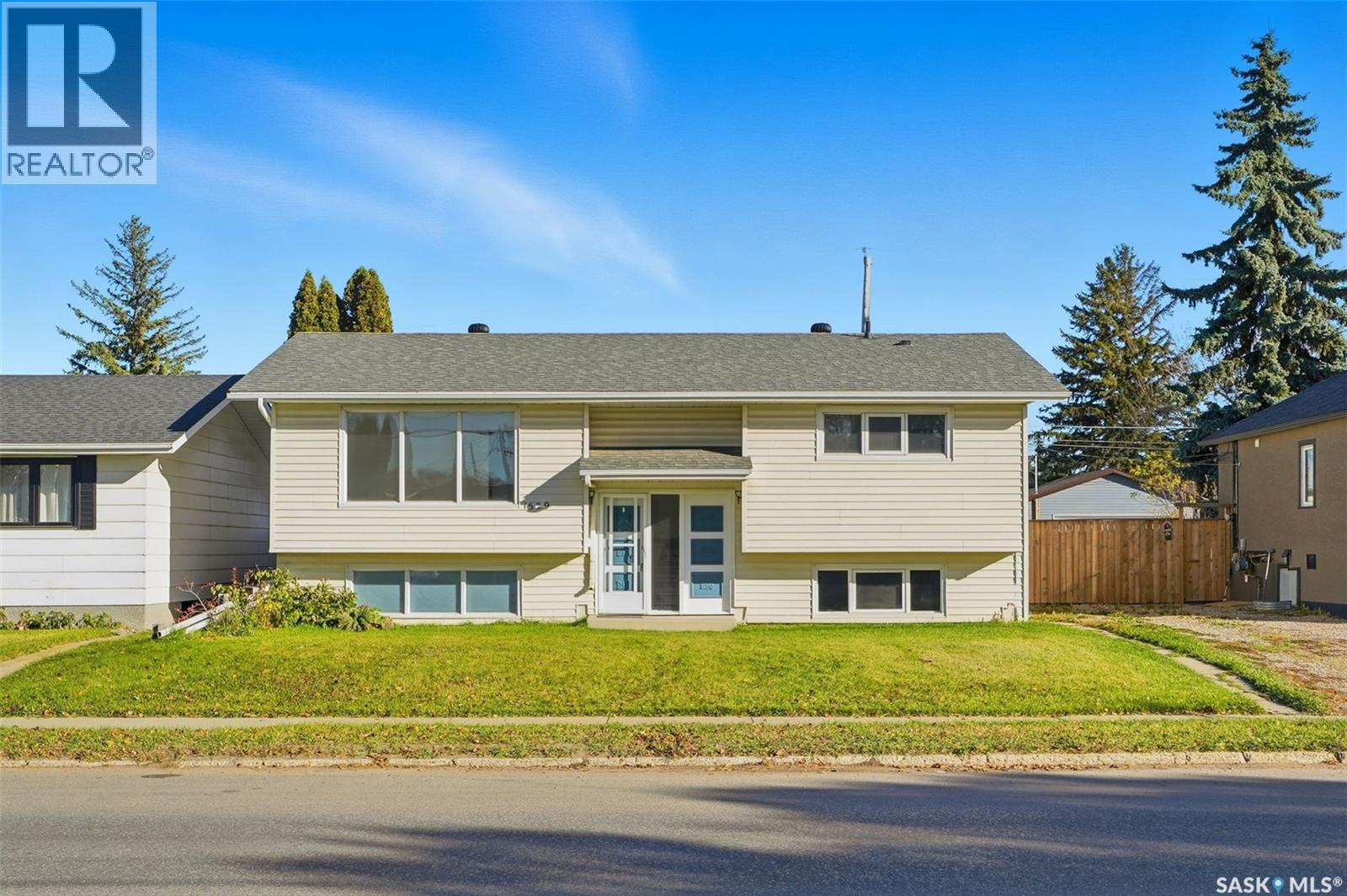 1529 Central Ave, Saskatoon, SK S7N 2H3