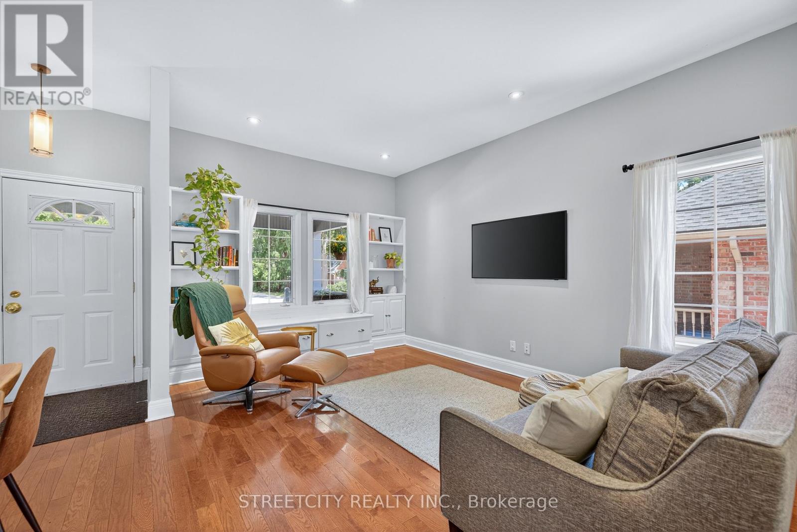 105 Devonshire Ave #a, London, ON N6C 2H6