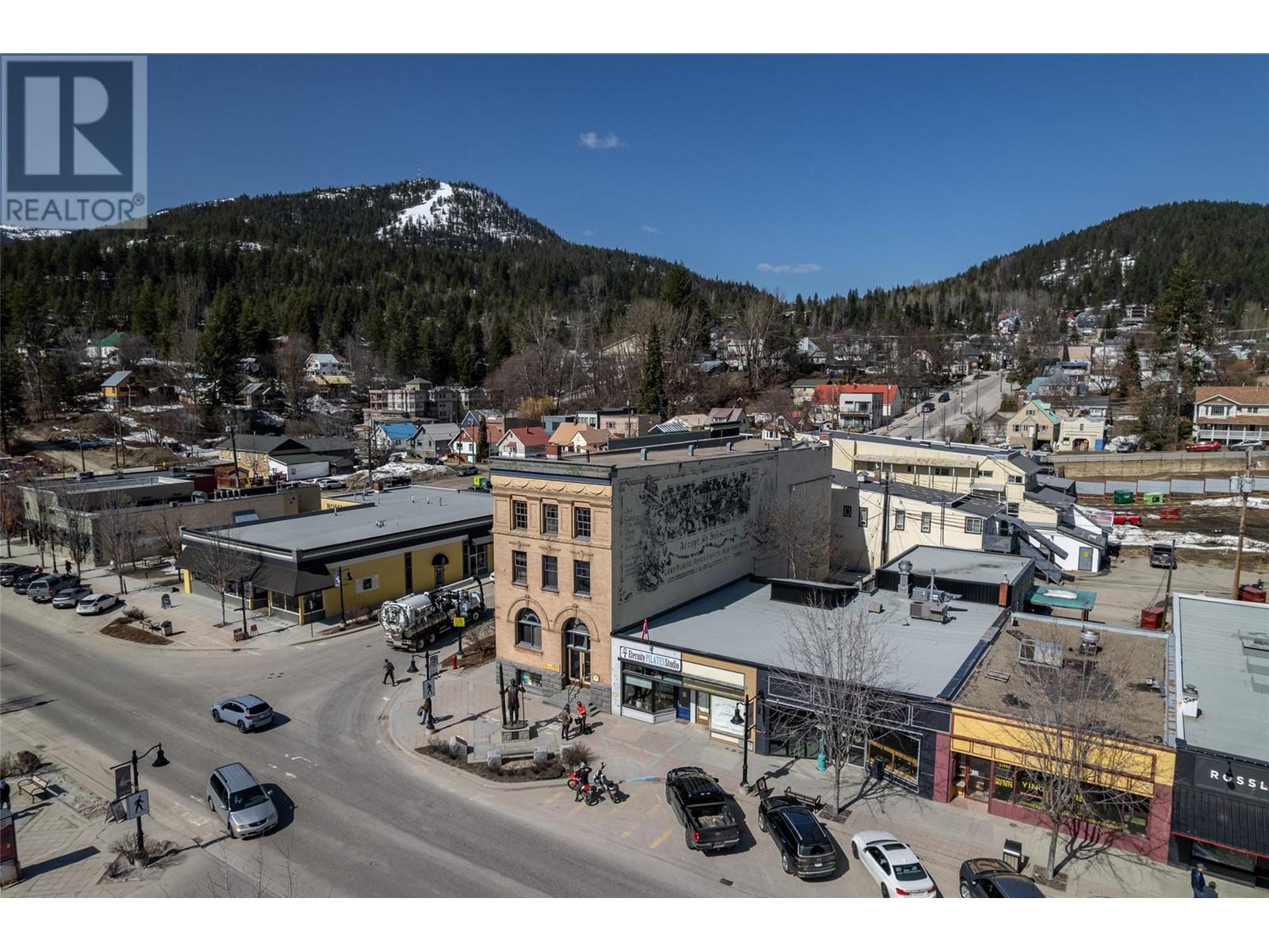 2004 Columbia Ave, Rossland, BC V0G 1Y0