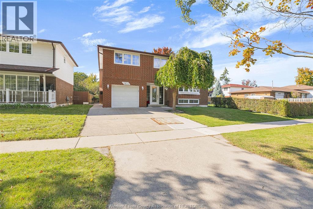 2855 Forest Glade Dr, Windsor, ON N8R 1L4