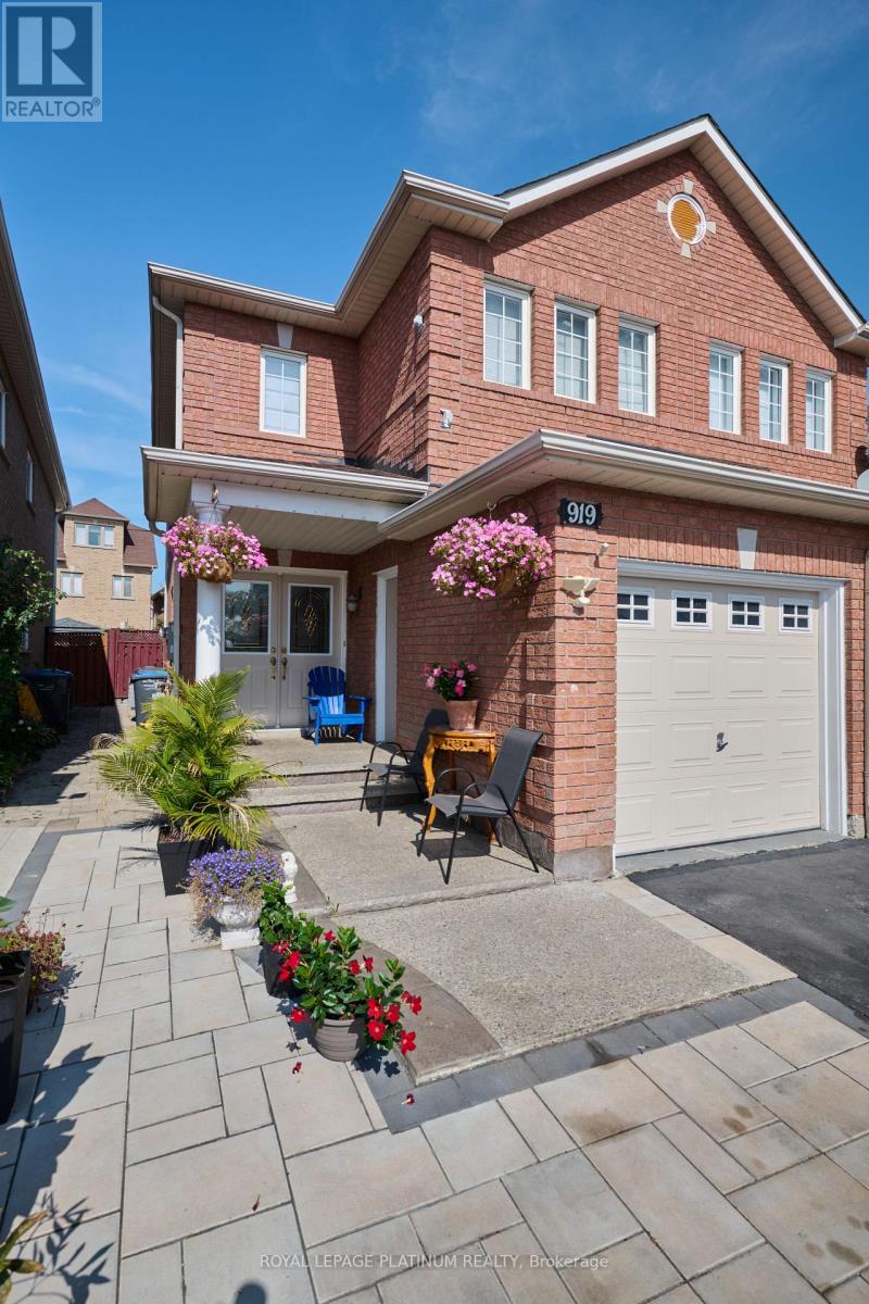 919 Marygrace Ct, Mississauga, ON L5V 2X7