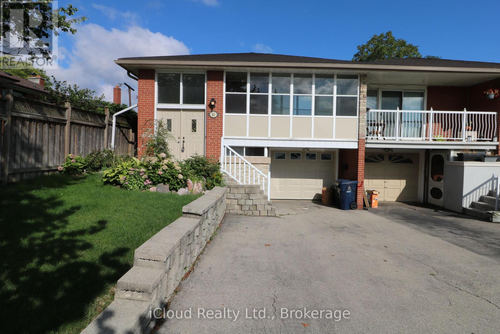 61 Rockbank Cres, Toronto, ON M9M 1L1