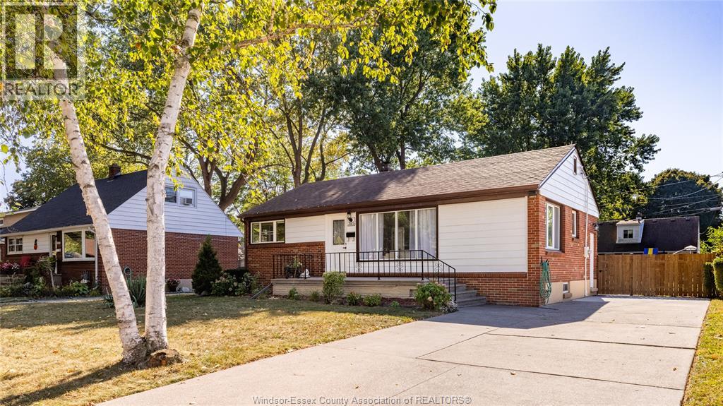 3145 Academy, Windsor, ON N9E 2H5
