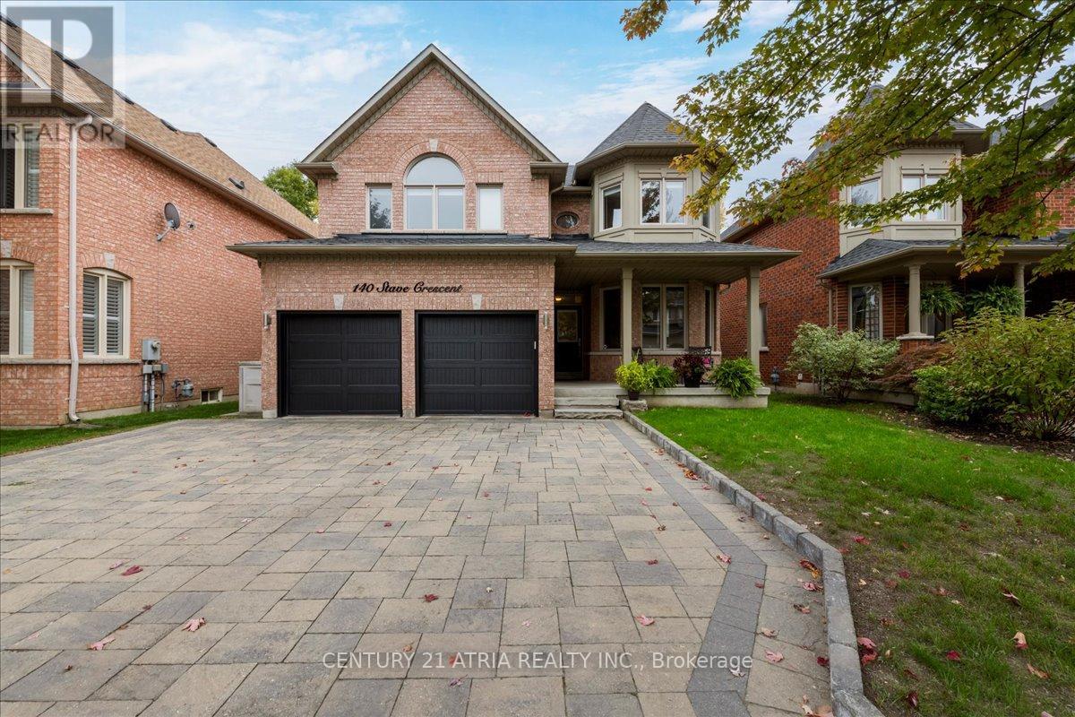 140 Stave Cres E, Richmond Hill, ON L4C 0S9