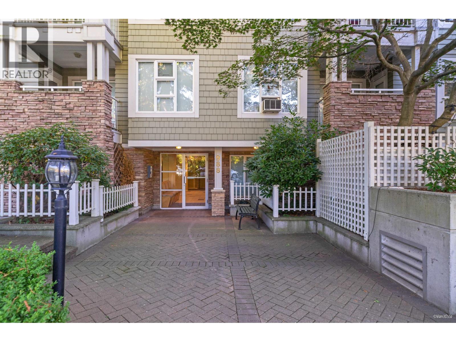 988 W 54th Avenue Unit 101, Vancouver, BC V6P 1M9
