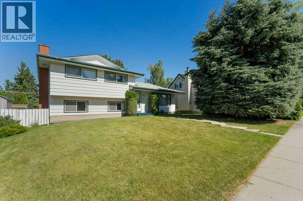 980 Canaveral Cres SW, Calgary, AB T2W 1N5