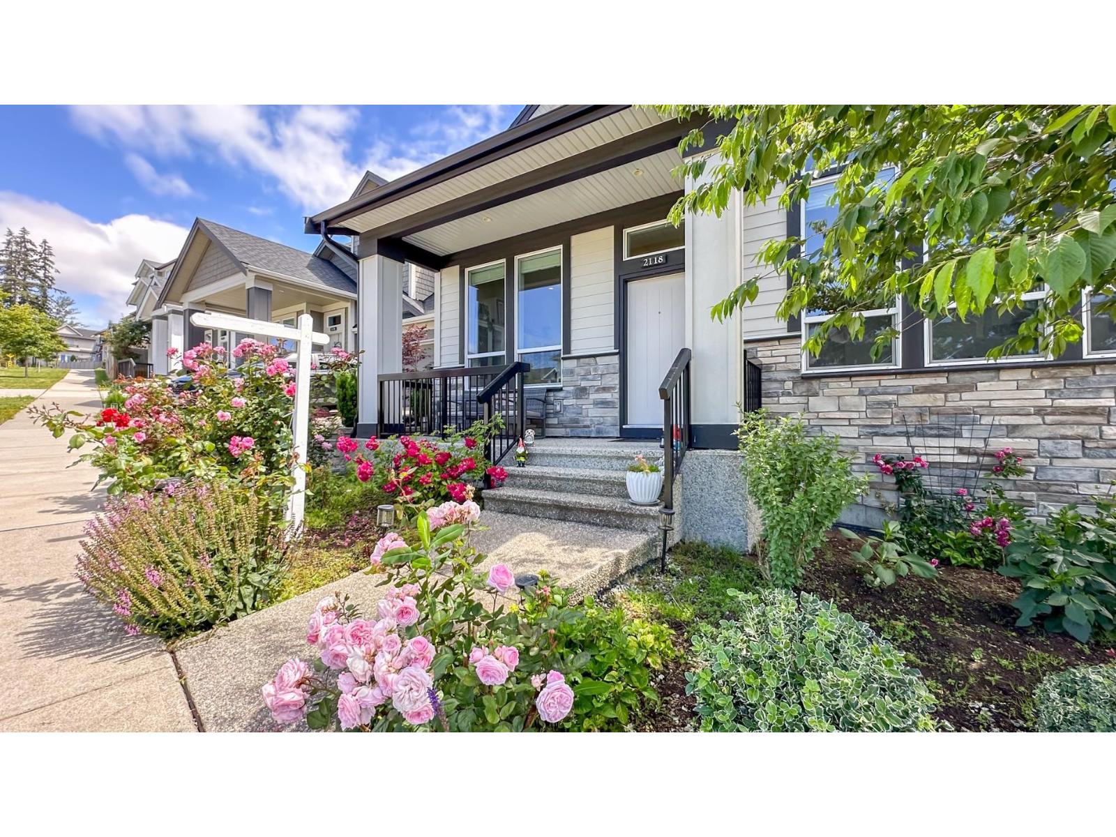165 Street Unit 2118, Surrey, BC V3Z 0V7