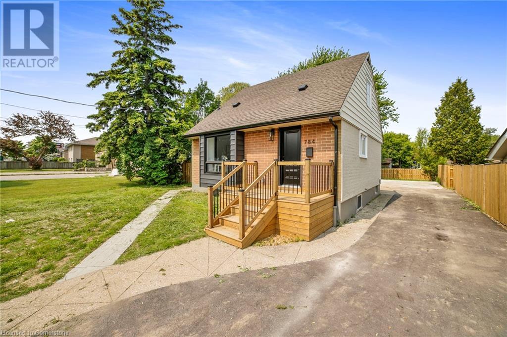 784 Upper Gage Dr, Hamilton, ON L8V 4K4