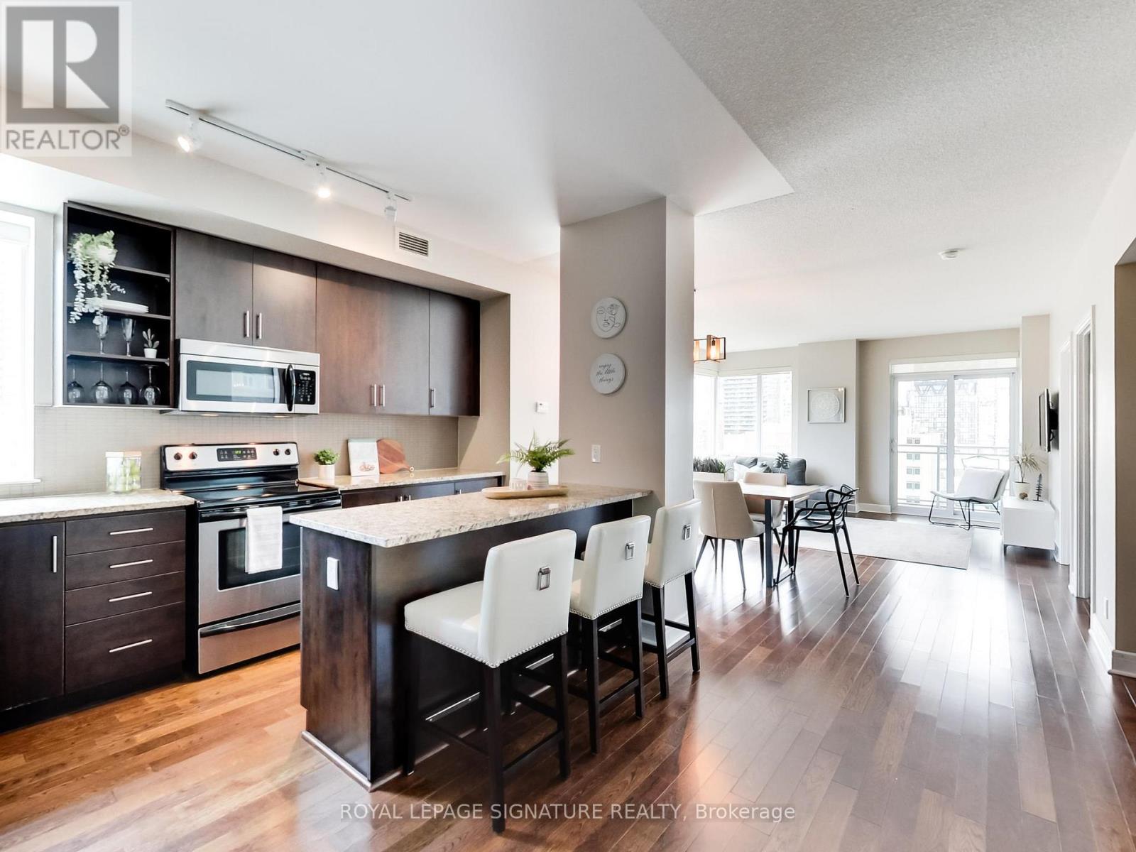 905 116 George St, Toronto, ON M5A 3S2