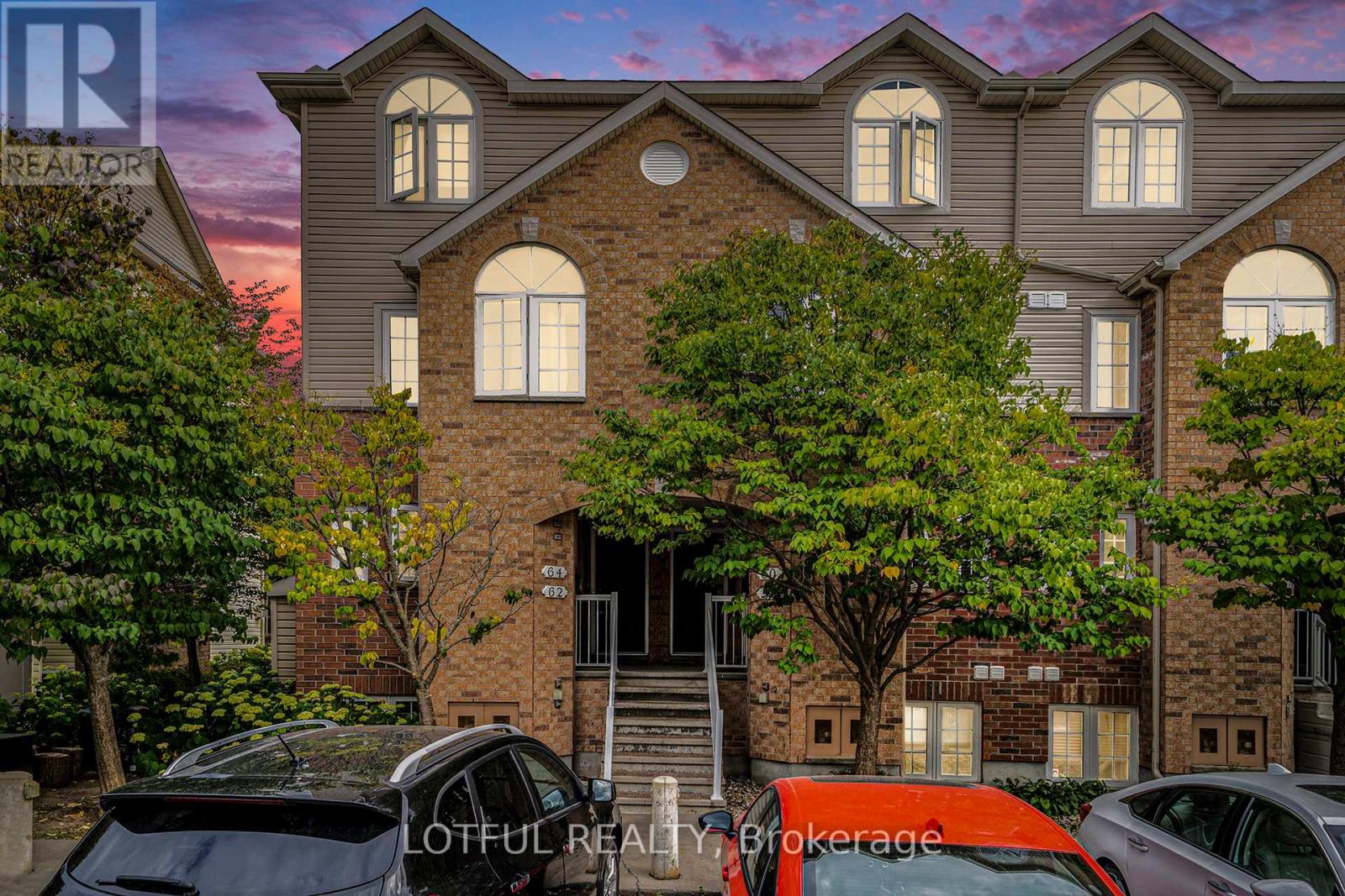 58 Steele Park Private, Ottawa, ON K1J 0J2