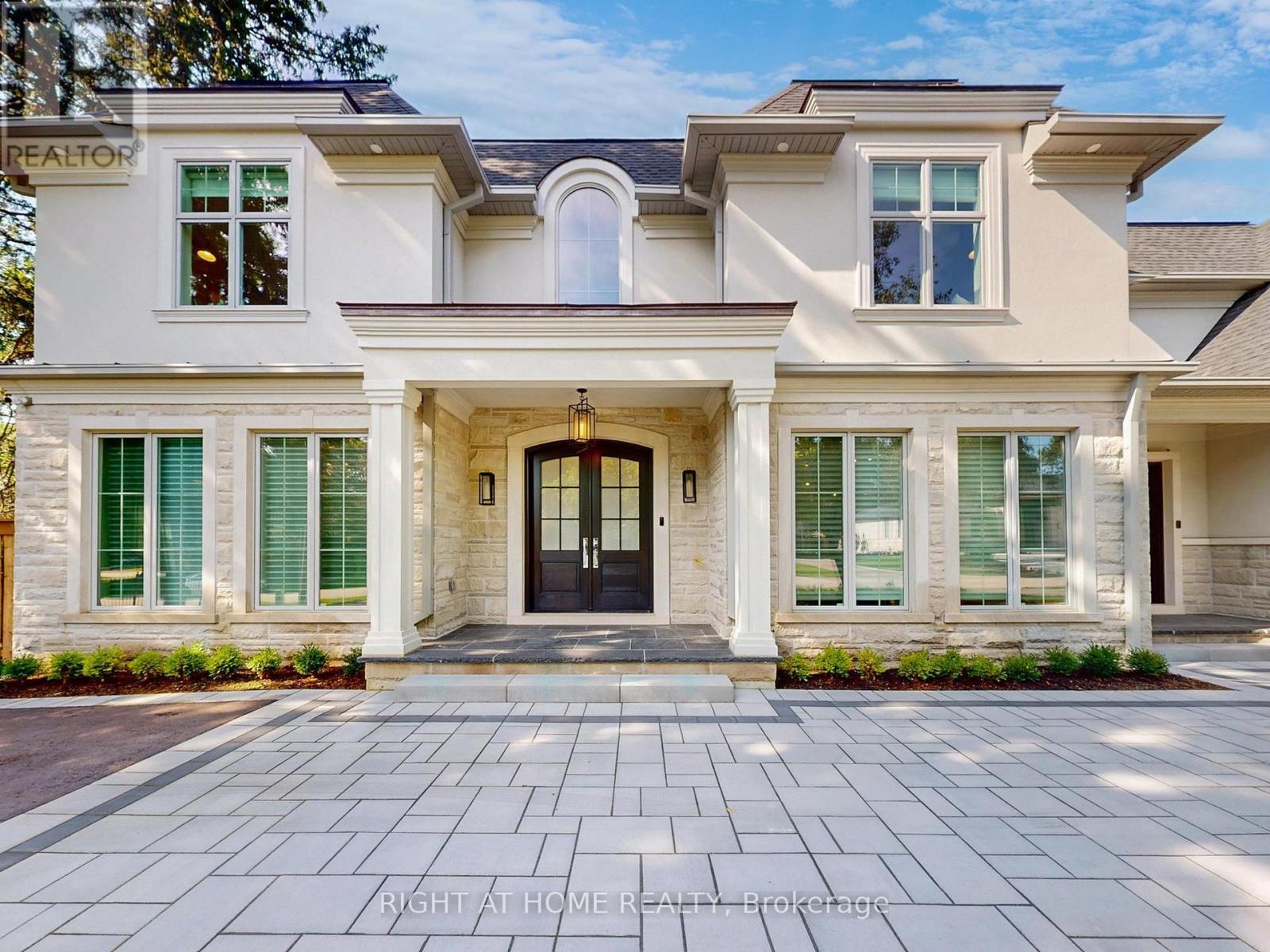 172 Burgundy Dr, Oakville, ON L6J 4G1