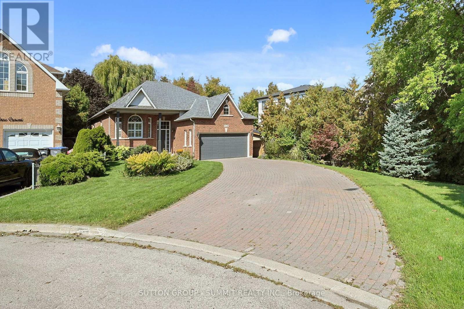 5981 Rayshaw Cres, Mississauga, ON L5M 2P1