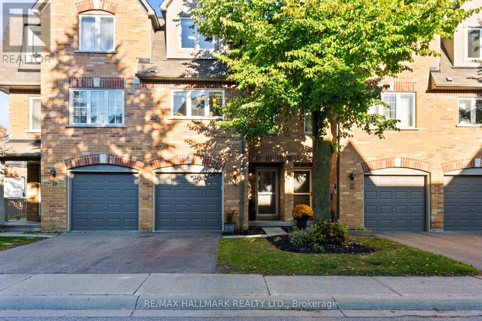 16 6400 Lawrence Ave E, Toronto, ON M1C 5C6
