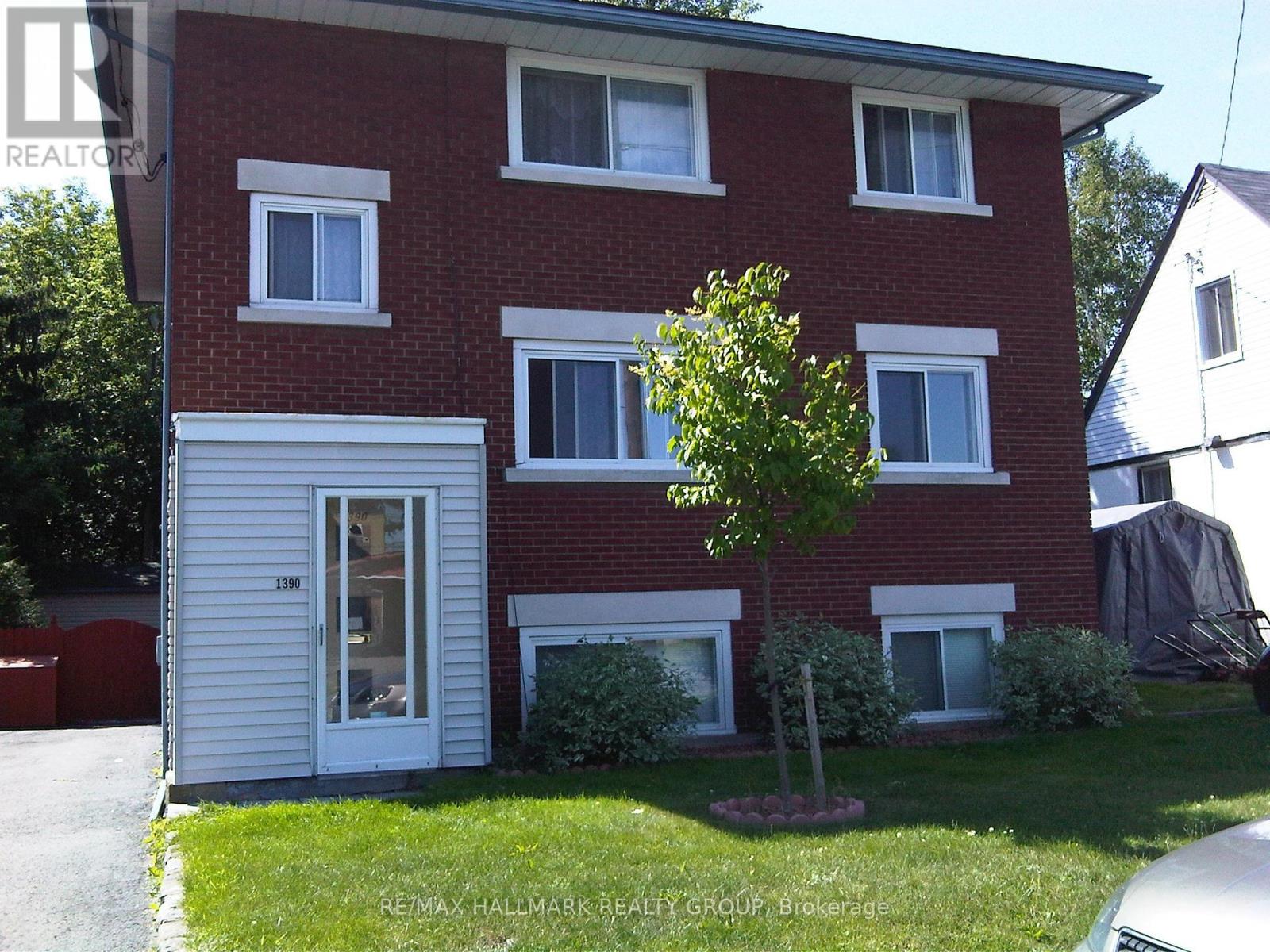 1390 Mayview Ave, Ottawa, ON K1Z 8H7