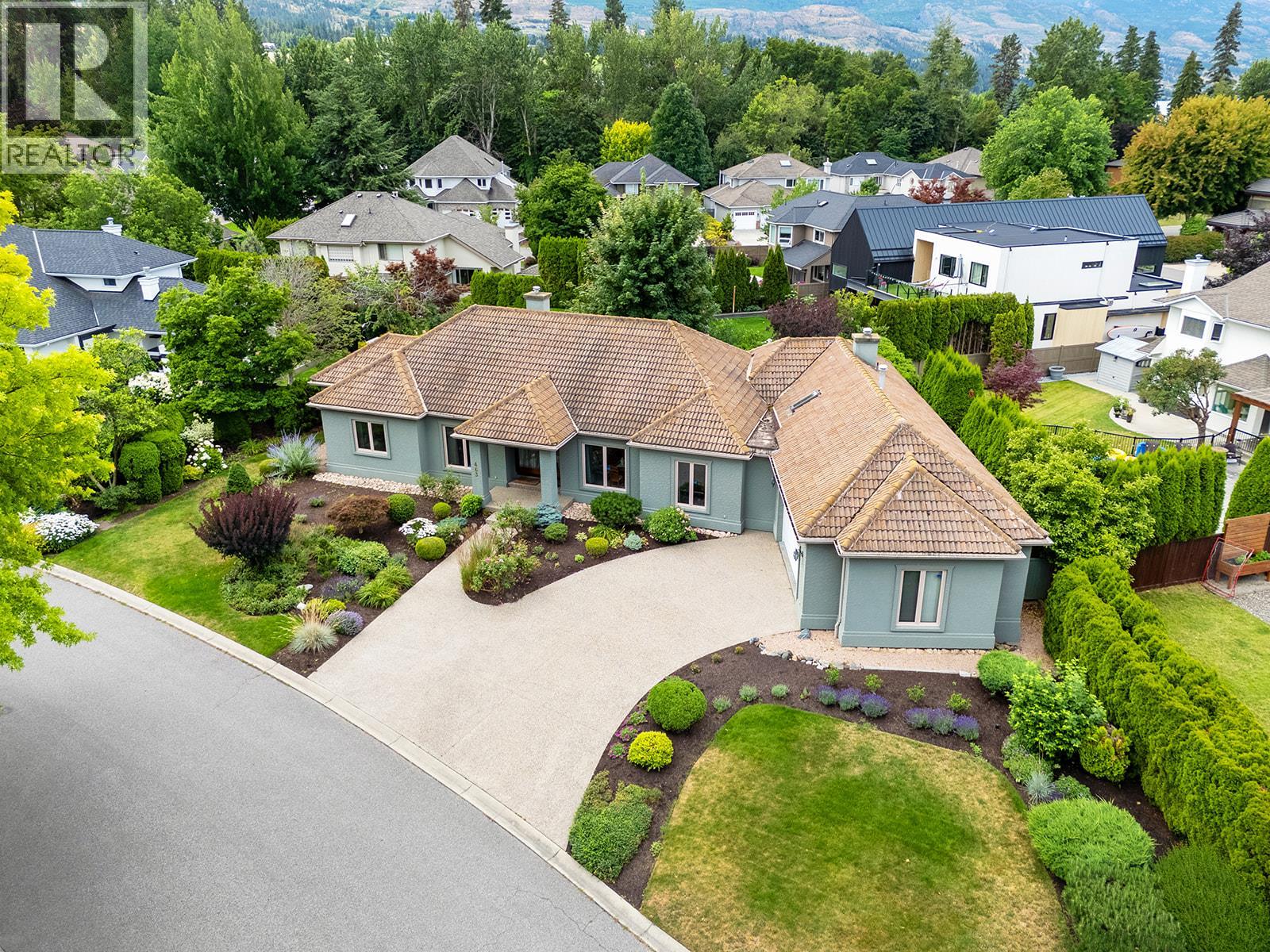 463 Carona Cres, Kelowna, BC V1W 3C6