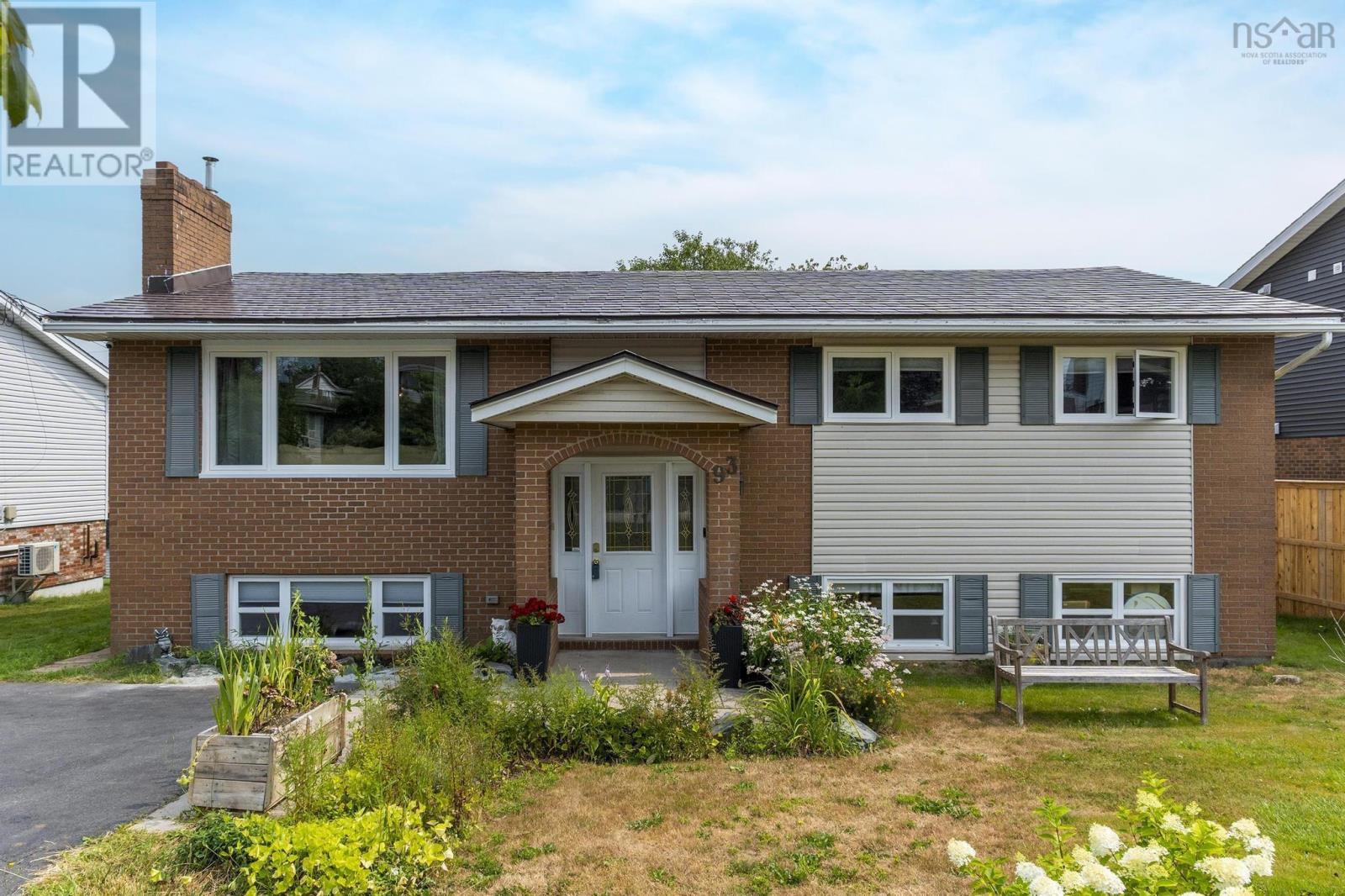 93 Hannebury Dr, Dartmouth, NS B2V 1P7
