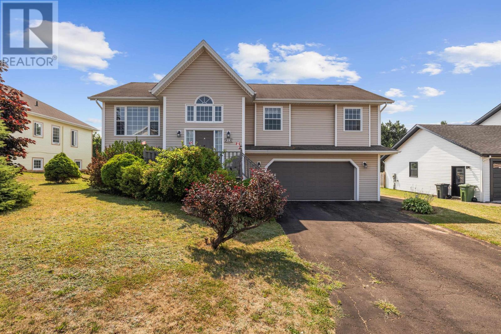 19 Horseshoe Blvd, Charlottetown, PE C1C 1R6
