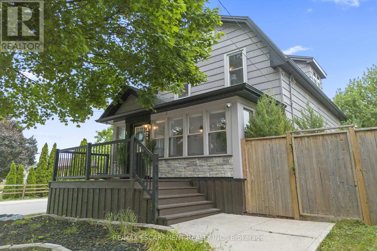 1 4297 East Ave, Lincoln Beamsville, ON L0R 1B6