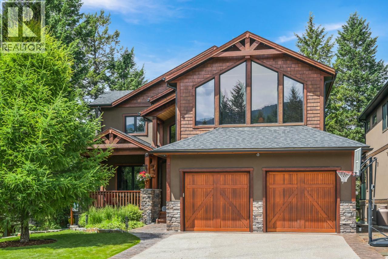 885 Copperview Close, Windermere, BC V0A 1K3