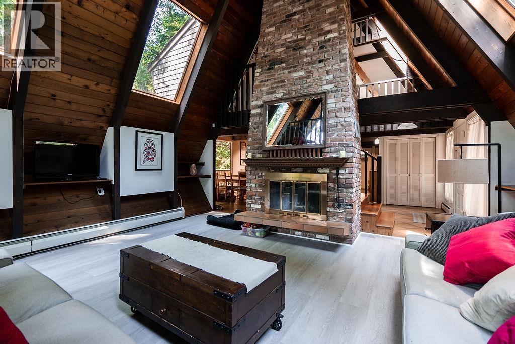 4402 Keith Rd, West Vancouver, BC V7W 2M2