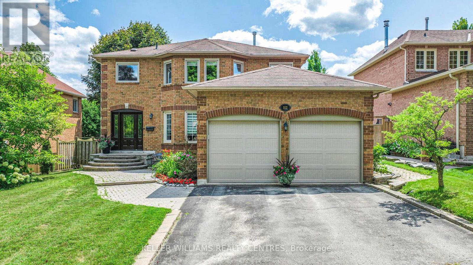 107 Rhodes Cir, Newmarket, ON L3X 1V2