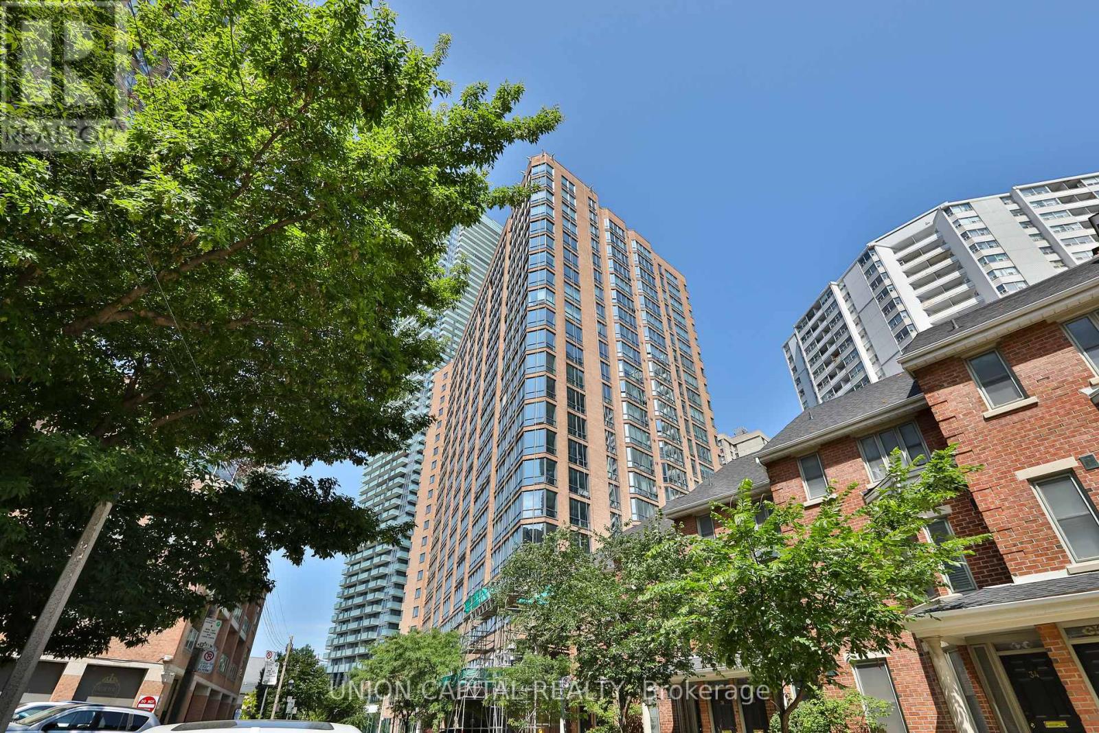 2209 1055 Bay St, Toronto, ON M5G 2G4