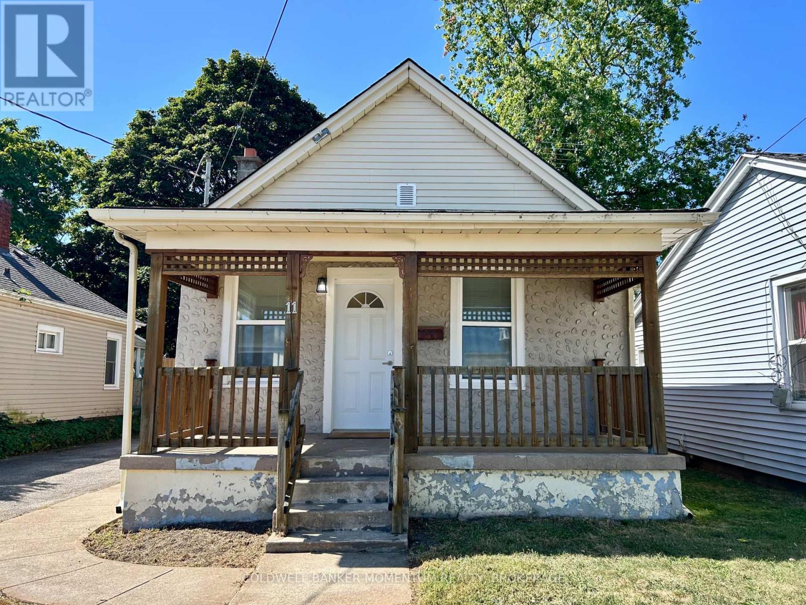 11 Greenlaw Pl, St. Catharines, ON L2R 4S5