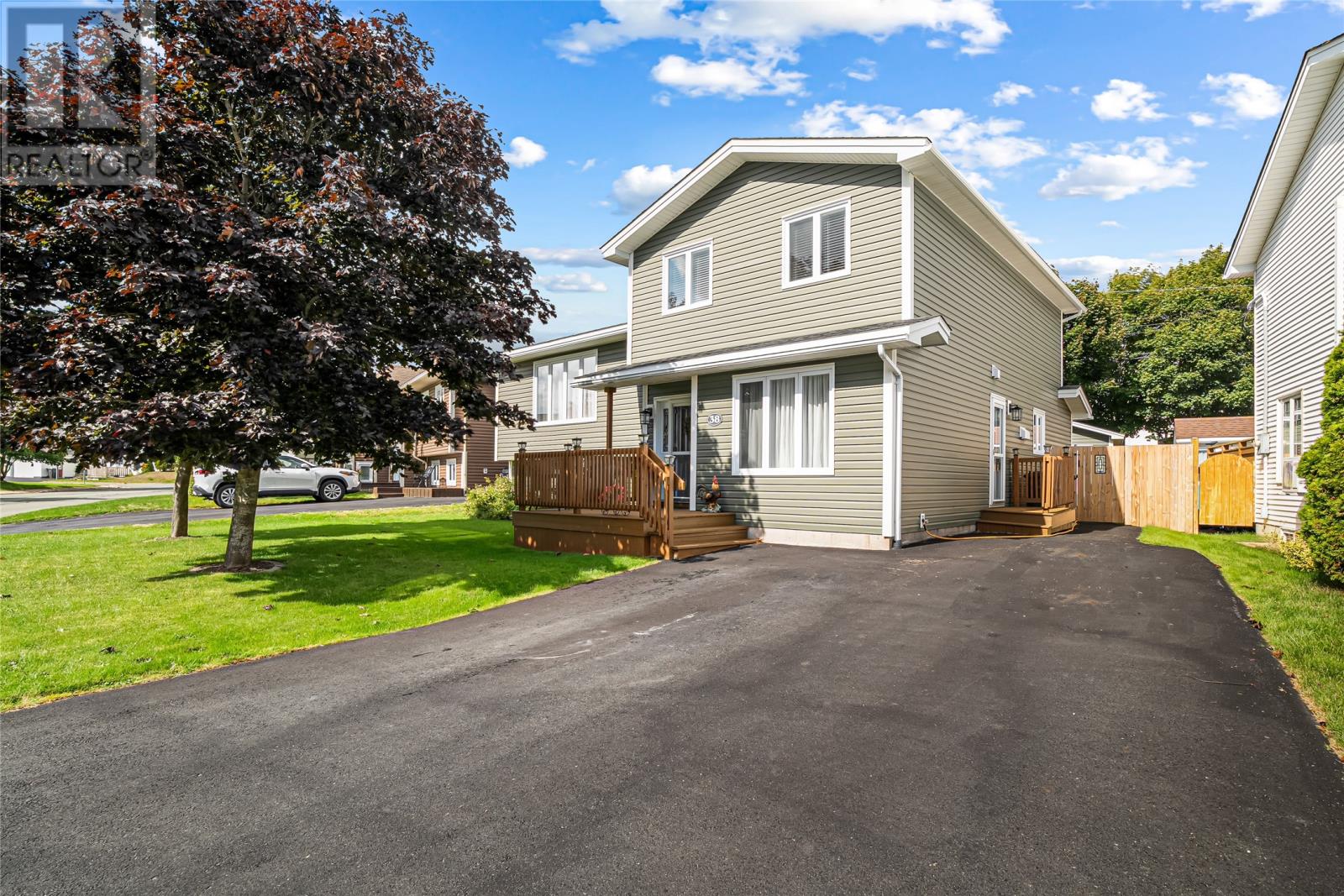 38 Westminster Dr, Mount Pearl, NL A1N 4T7