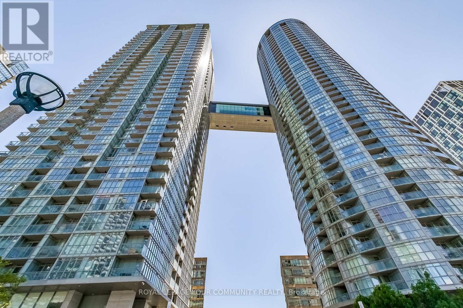3611 21 Iceboat Ter, Toronto, ON M5V 4A9
