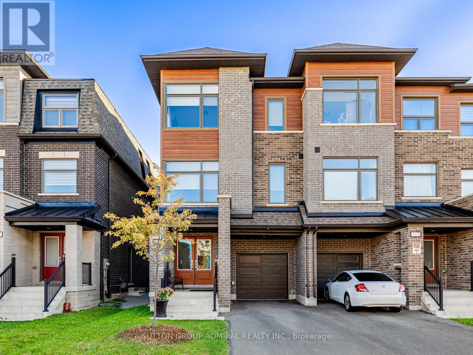 915 Isaac Phillips Way, Newmarket, ON L3X 2Y8