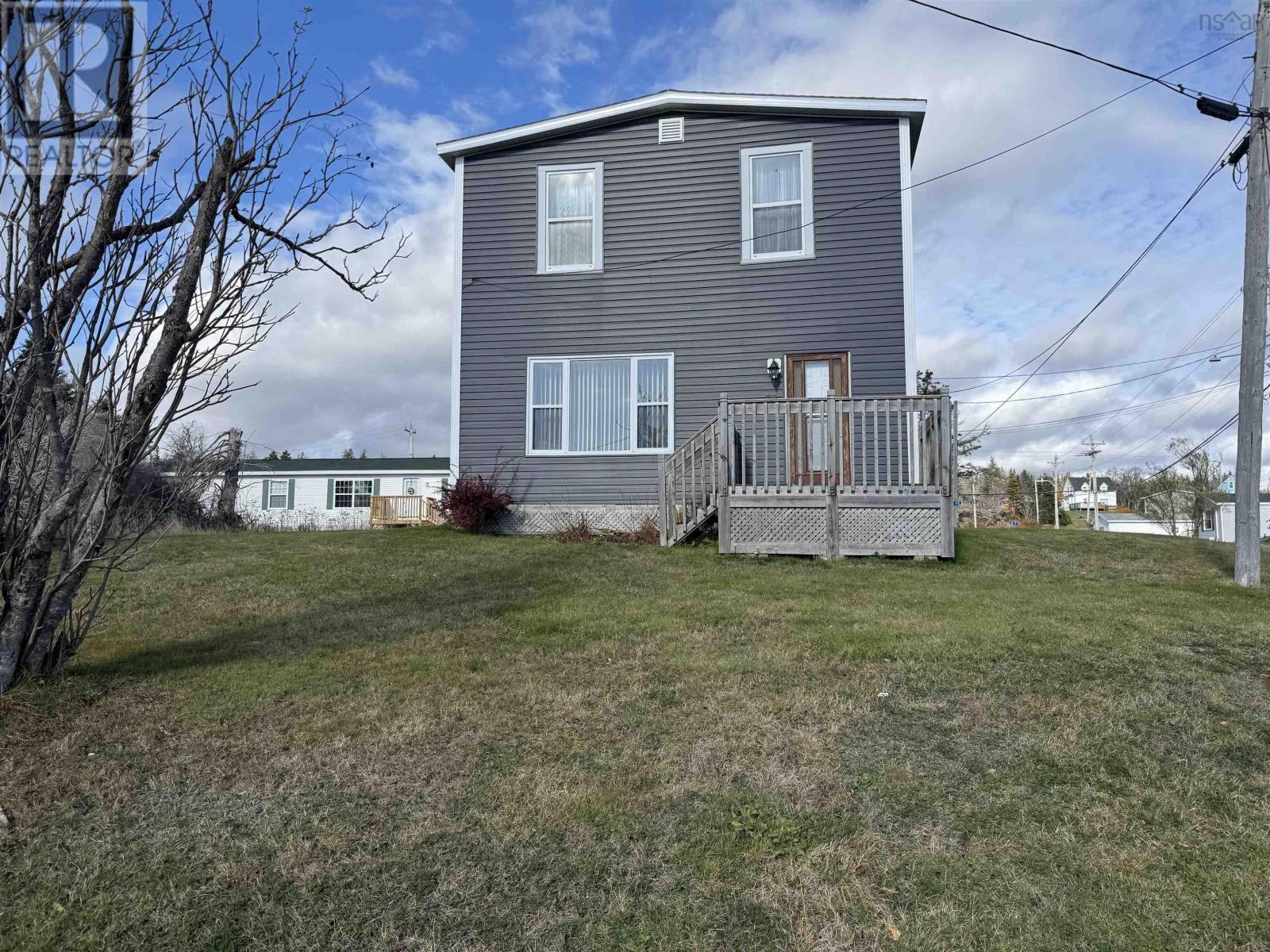 37 Kent St, Louisbourg, NS B1C 1G2