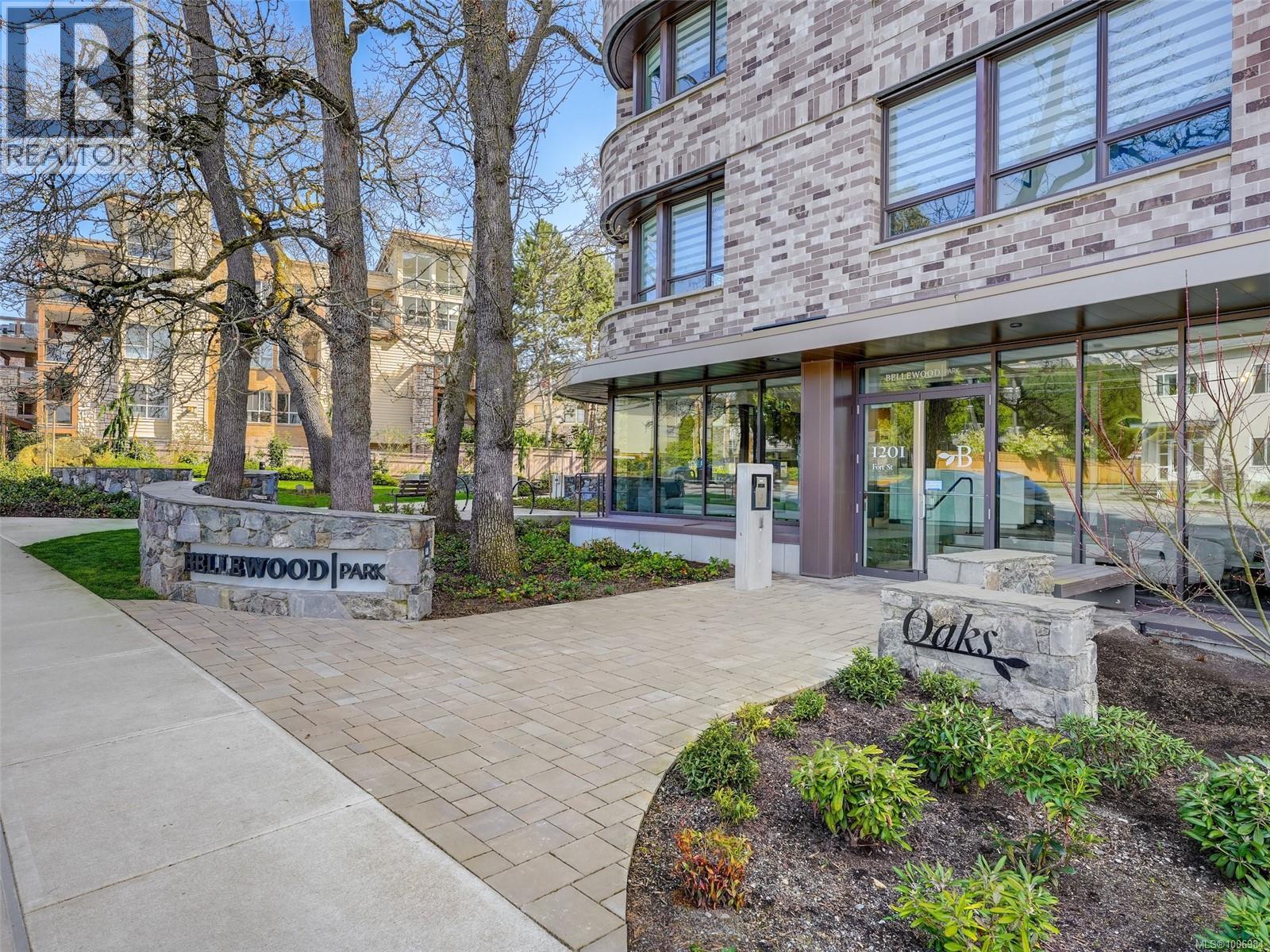 1201 Fort St Unit 302 St, Victoria, BC V8V 0G1