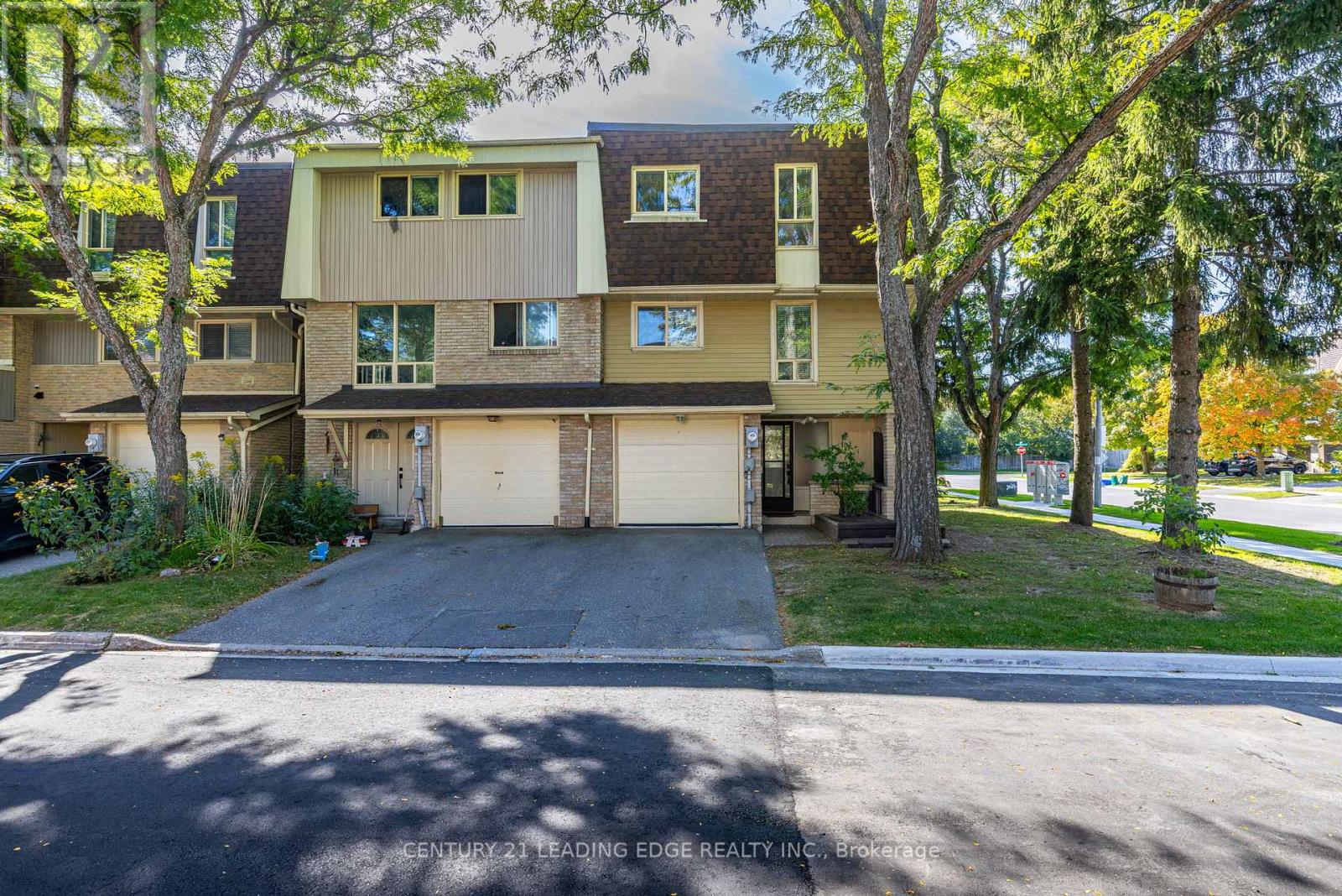 129 Poplar Cres, Aurora, ON L4G 3M4