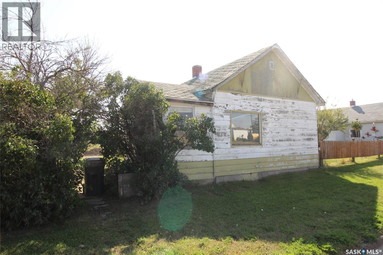 330 2nd Avenue West, Shaunavon, SK S0N 2M0