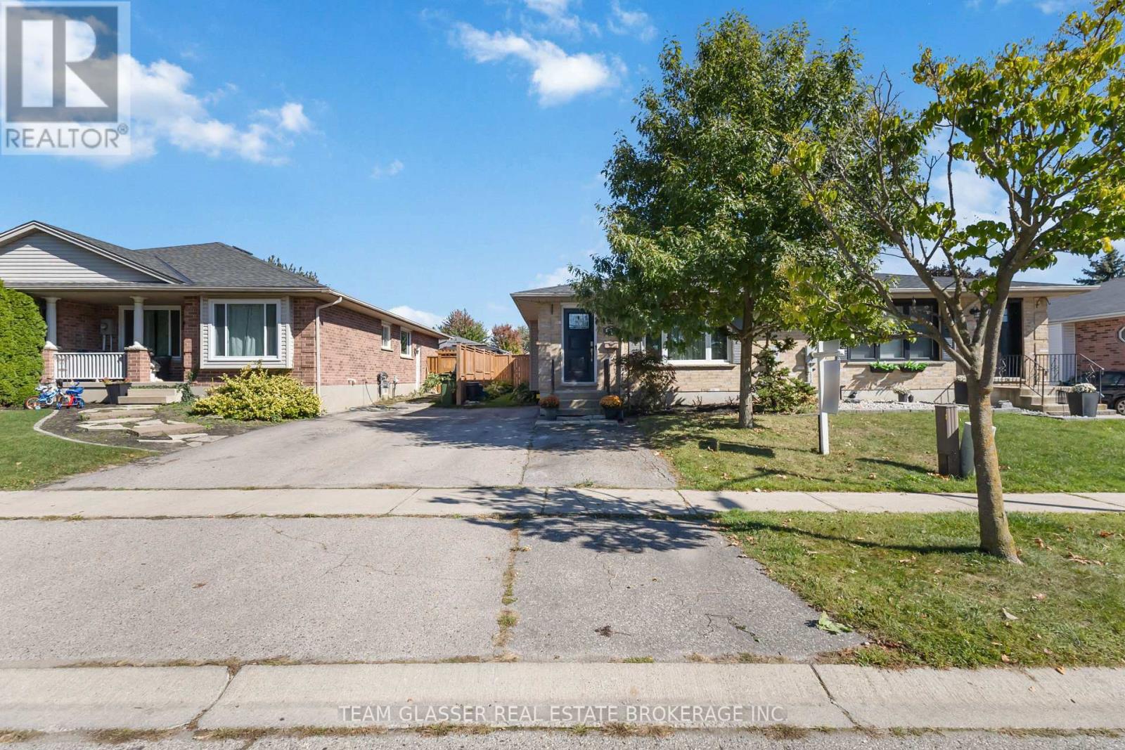 17 Carrie Cres, St. Thomas, ON N5R 6B9