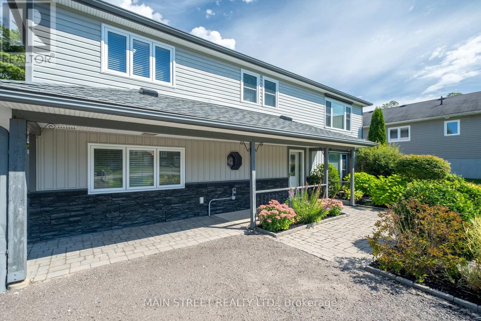 23 Sunnidale Blvd E, Georgina, ON L0E 1L0