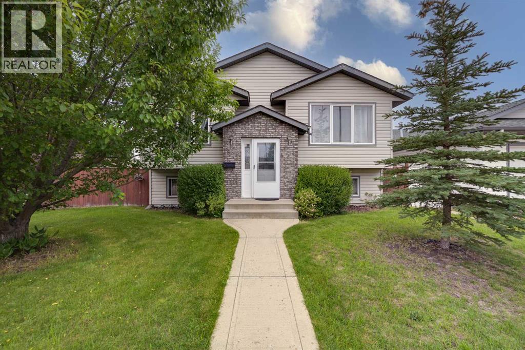 87 Lampard Cres, Red Deer, AB T4R 2W7