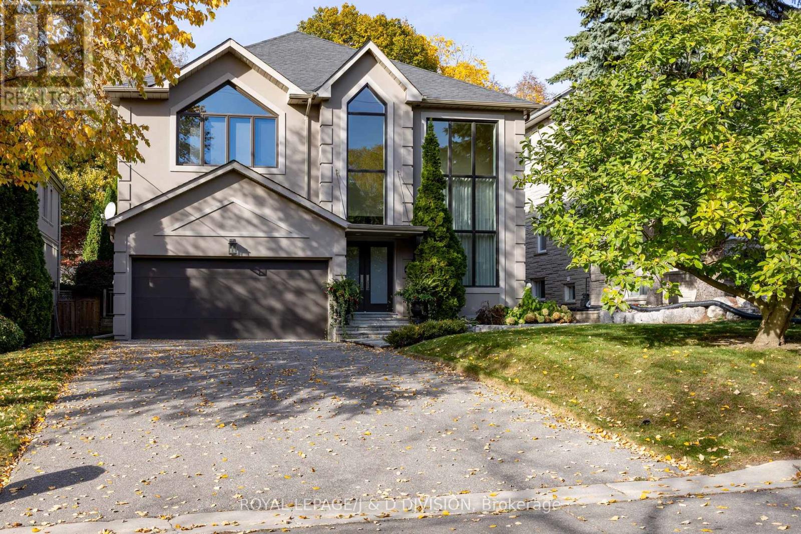 42 Munro Blvd, Toronto, ON M2P 1B9