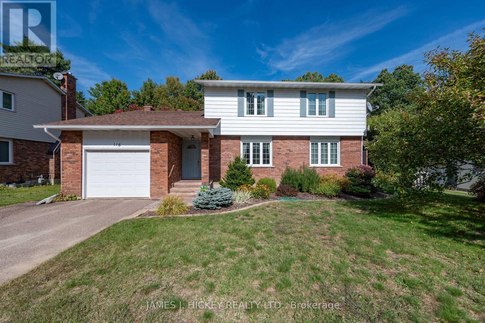 116 Frontenac Cres, Deep River, ON K0J 1P0