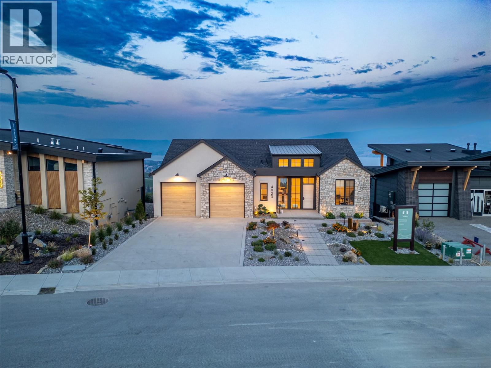 4023 Sunstone St, West Kelowna, BC V4T 2K6