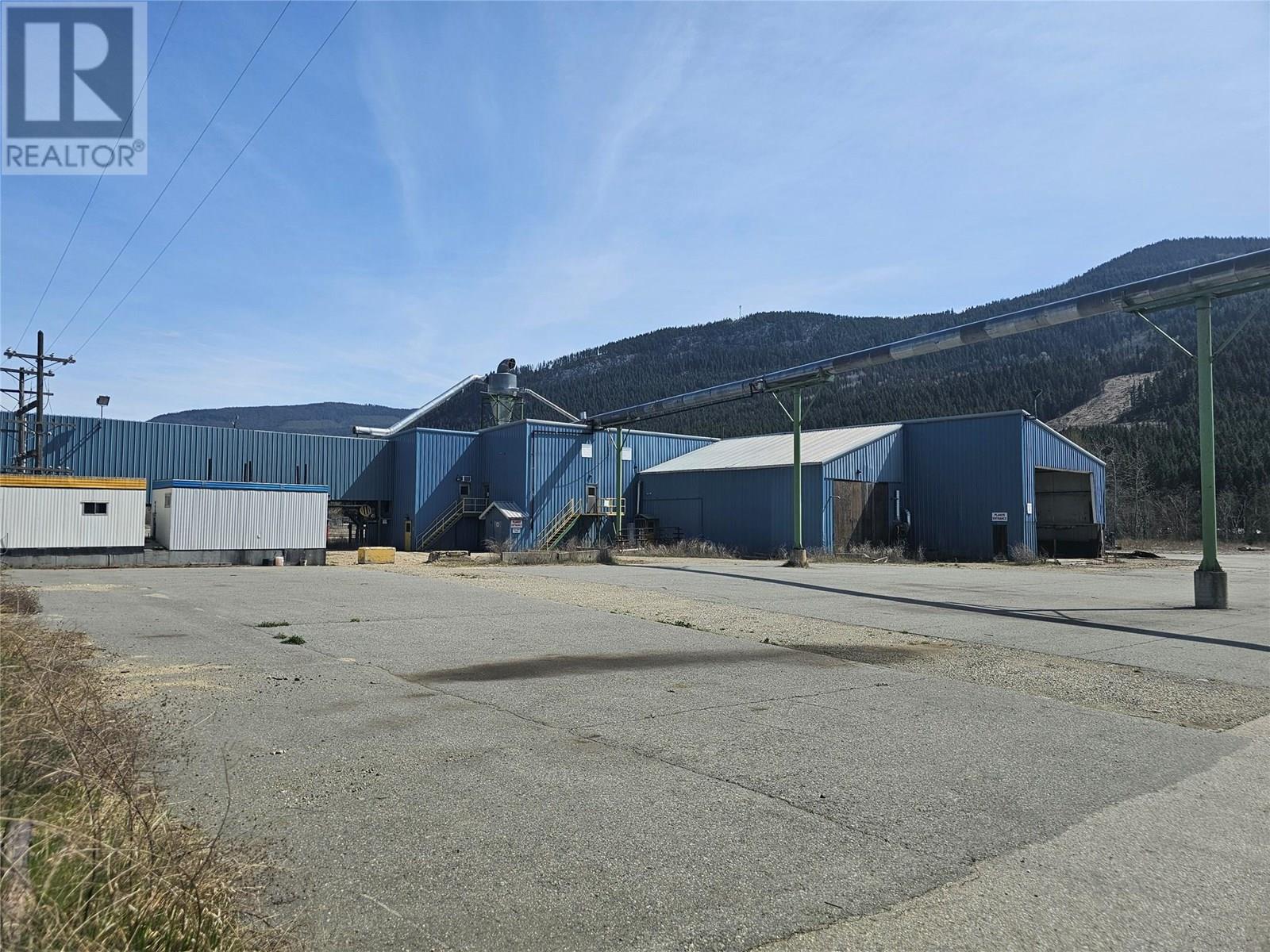 2992 Mccorvie St, Vavenby, BC V0E 0B8