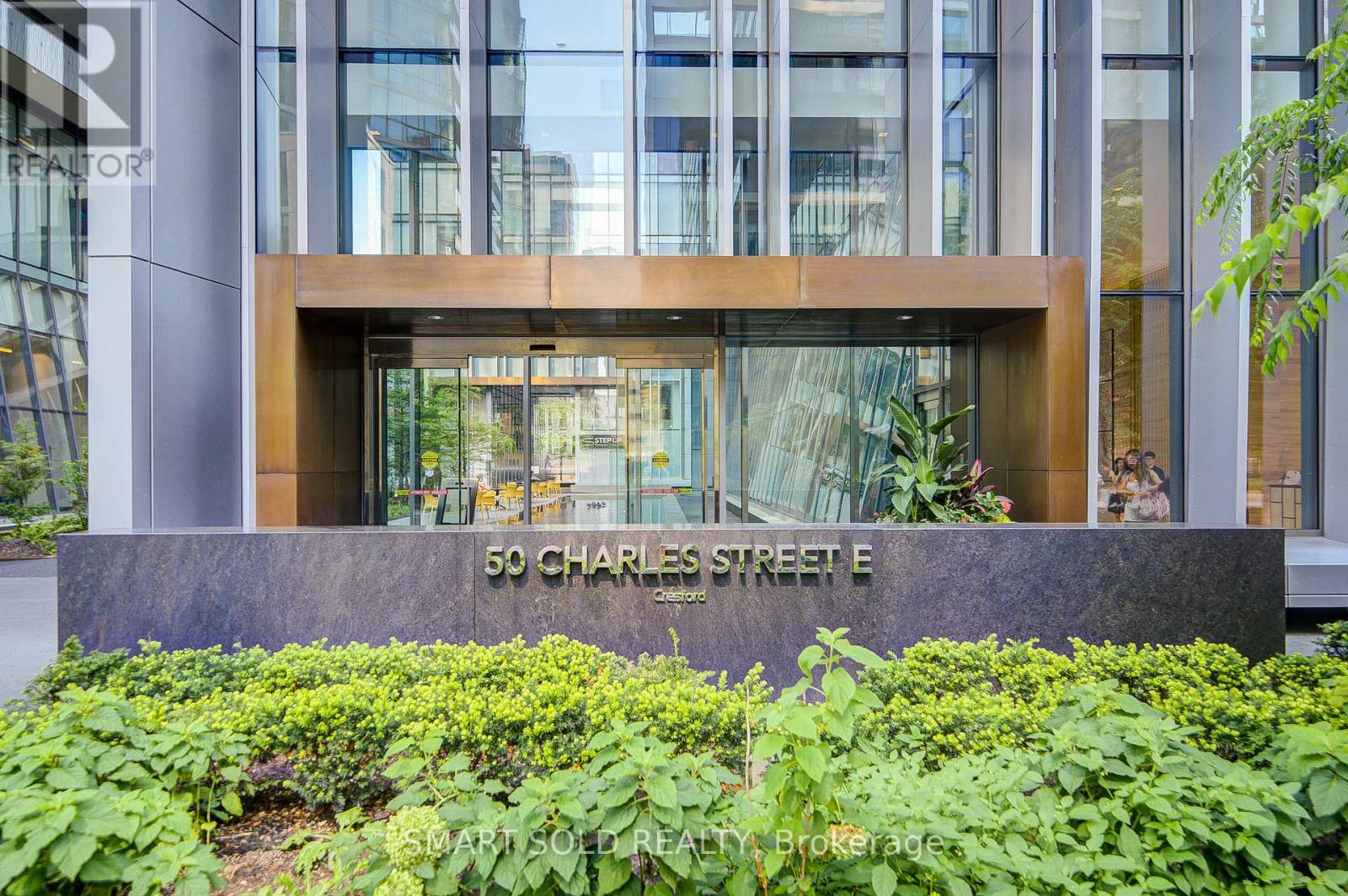 2909 50 Charles St E, Toronto, ON M4Y 0C3