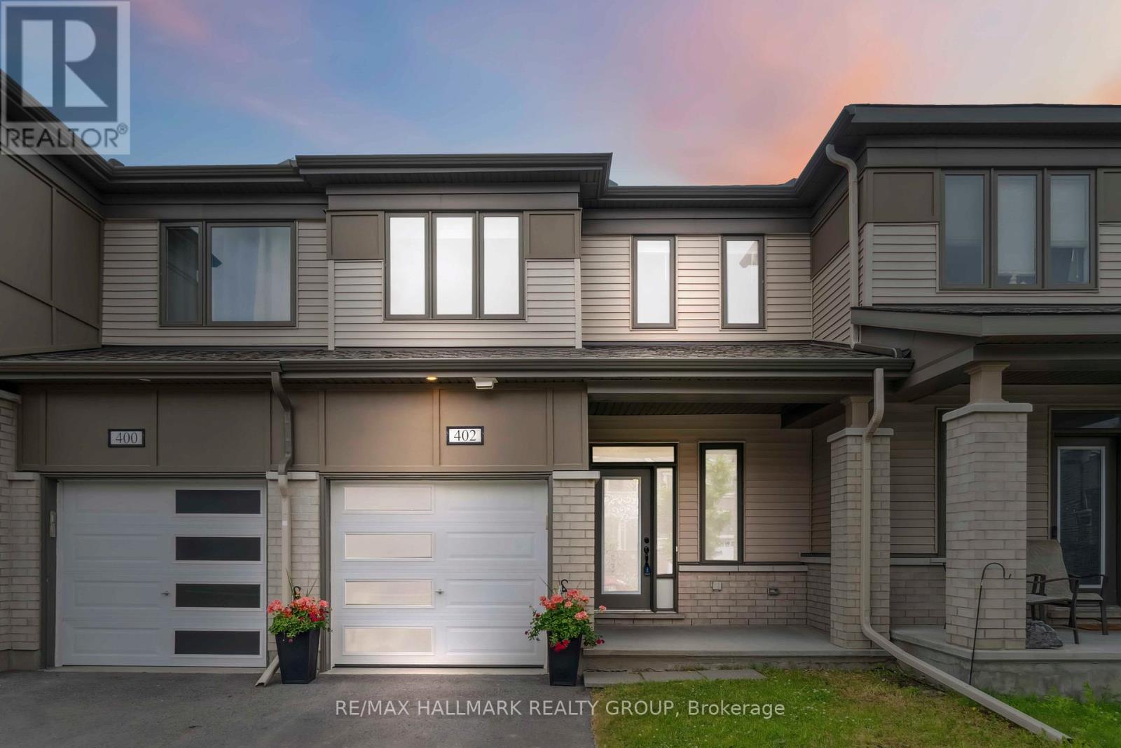 402 Edgevalley Ct, Ottawa, ON K2S 2R3