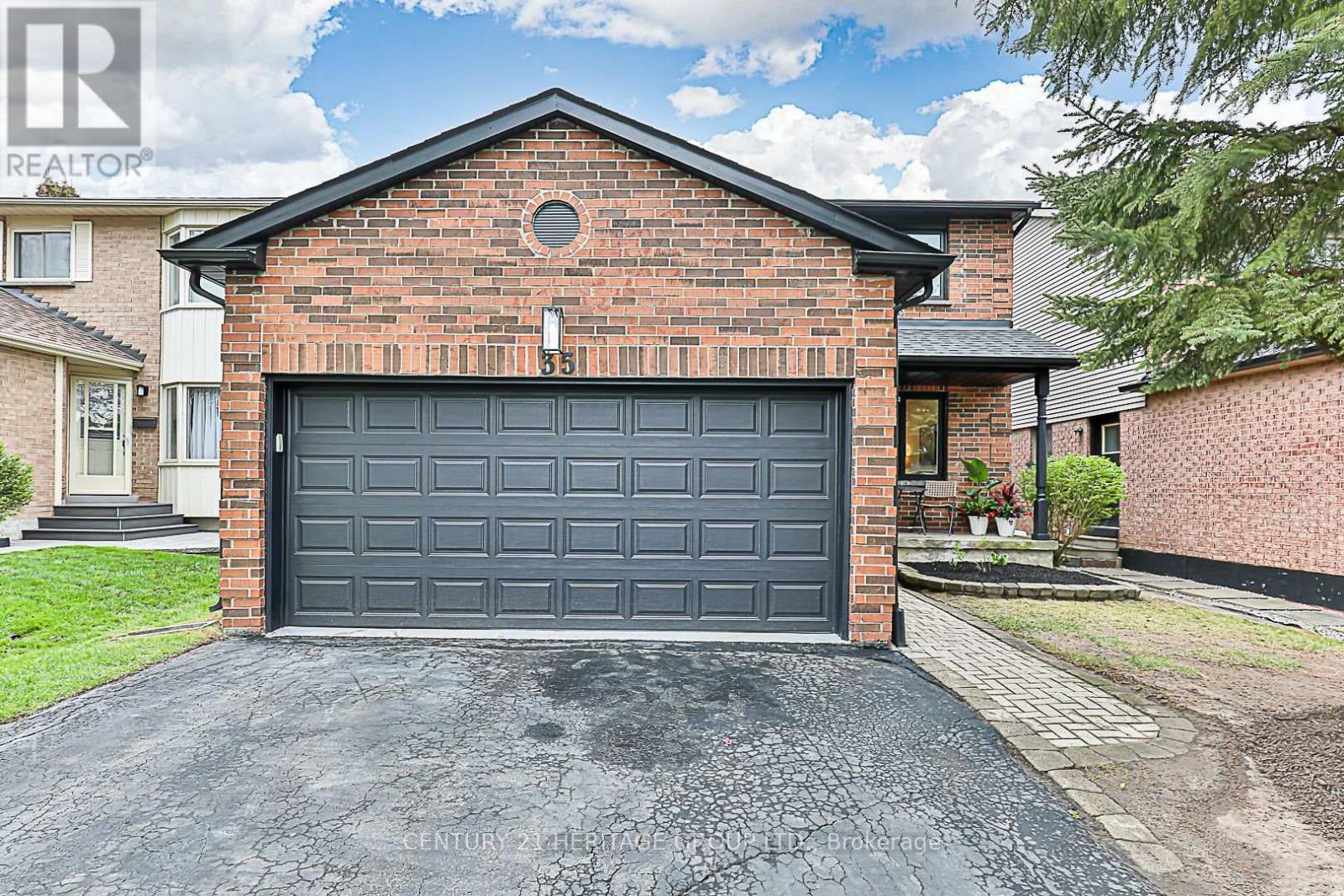 35 Buchanan Cres, Aurora, ON L4G 5K4