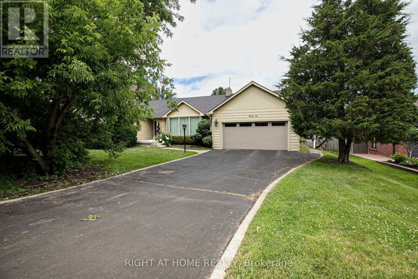 46 Roosevelt Dr, Richmond Hill, ON L4C 6V4