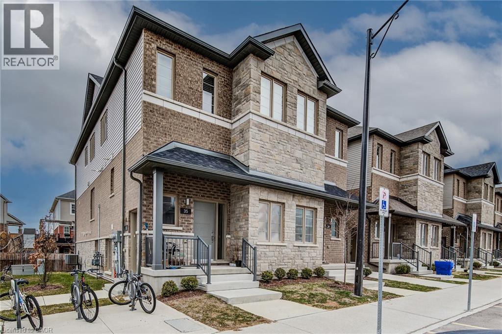 205 W Oak Trail Unit 35, Kitchener, ON N2R 0R9