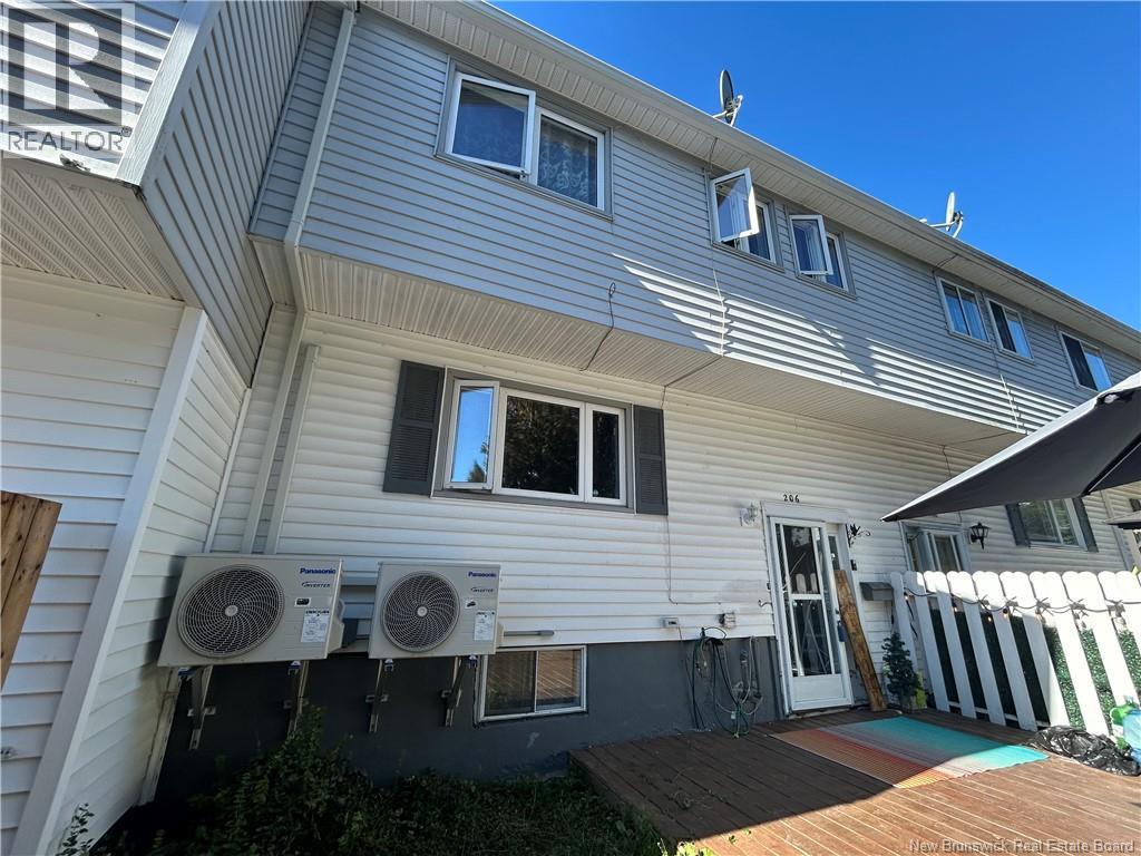 206 Tartan St, Saint John, NB E2K 2R7