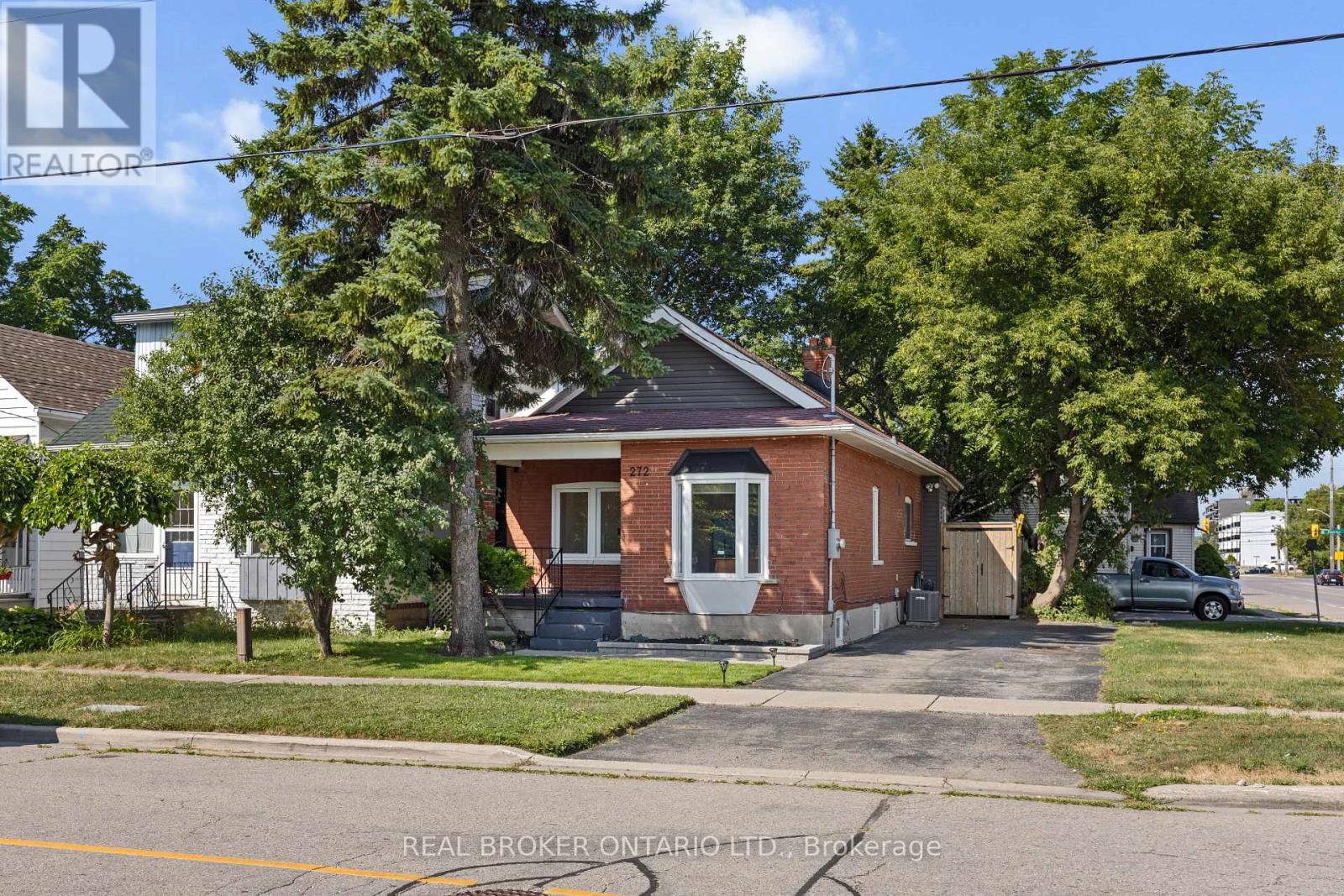 272 Burk St, Oshawa, ON L1J 4C4
