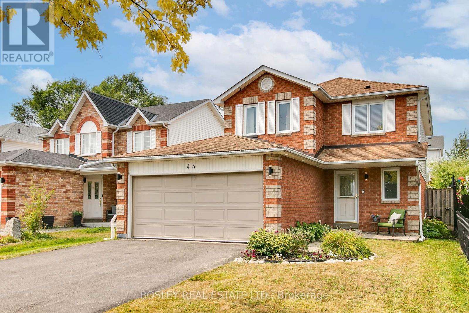 44 Hooper Sq, Clarington, ON L1C 4X8